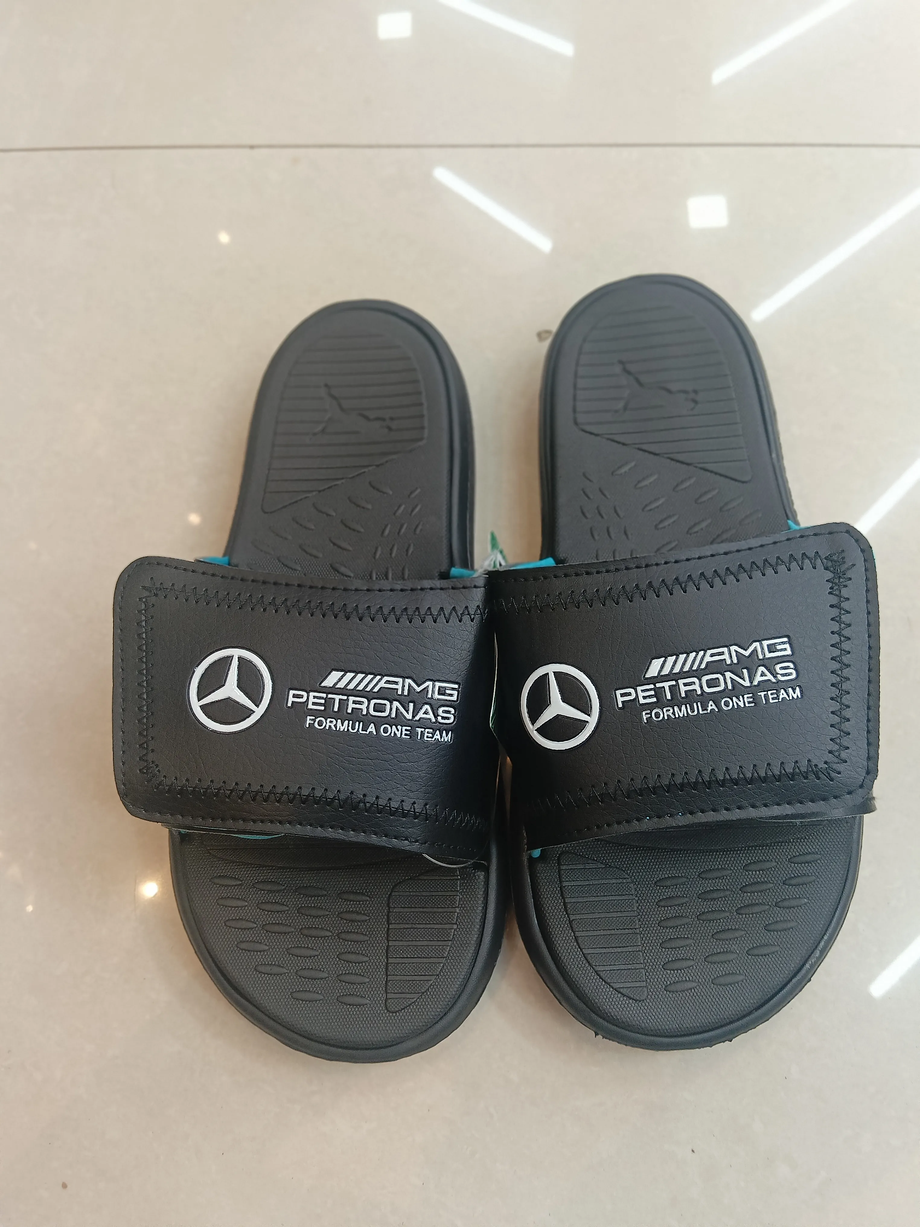 Luxe Strada premium black slider